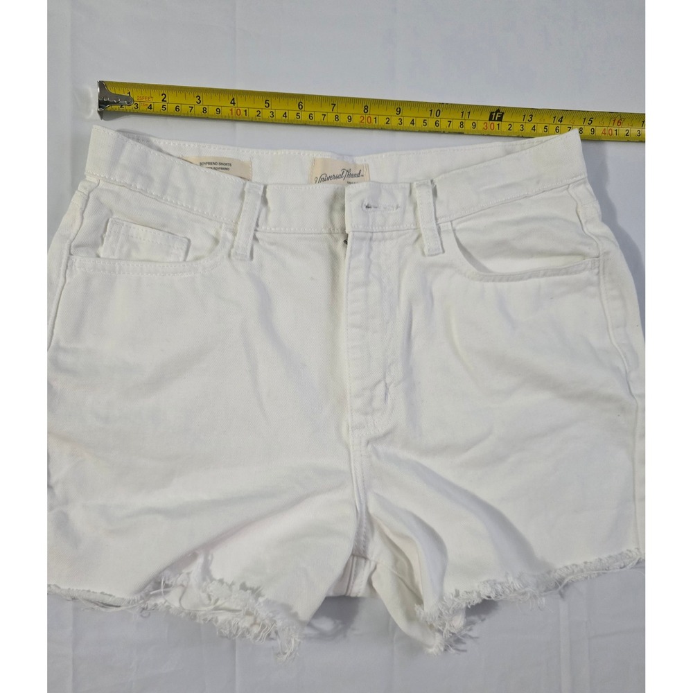 Universal Thread White Denim Boyfriend Shorts Size 4 High Rise Frayed Raw Hem - Picture 9 of 14
